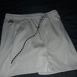 BKLYN ATHLETIC OFF WHITE COLOR JOGGER SHORTS XL